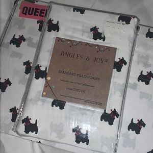 NWT White Queen Sheet Set/pillowcases Feat. Dog